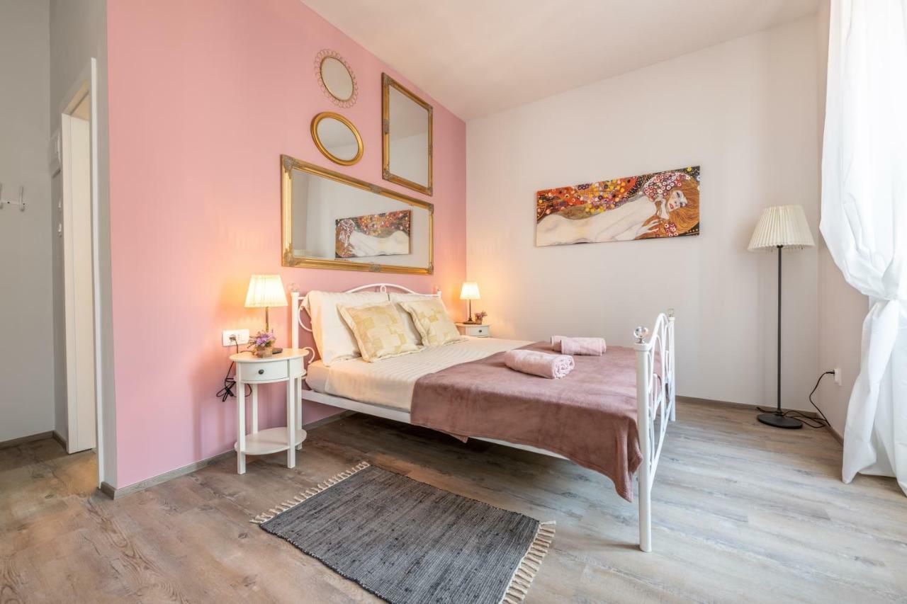 Old City Romantic Studios 3 PUY Eksteriør bilde